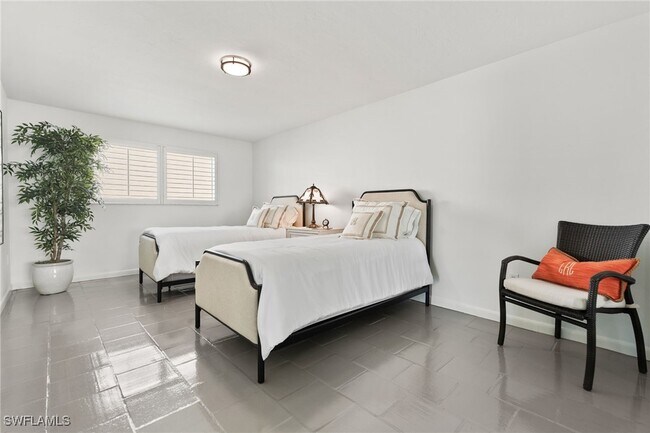 Building Photo - 3737 Crayton Rd