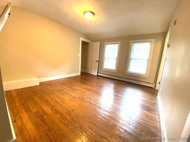 Building Photo - 623 Elm St