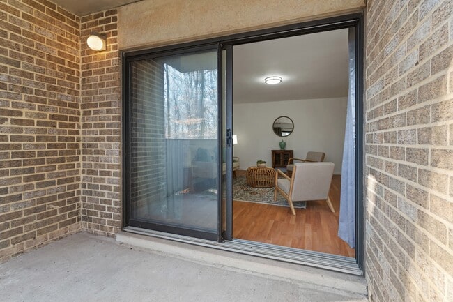 Building Photo - 6071 Majors Ln