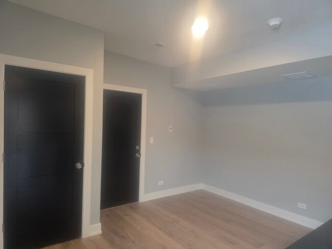 Building Photo - 1 Main St