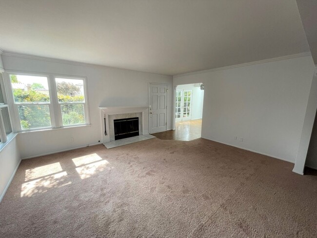 Building Photo - Charming Midtown Ventura Home