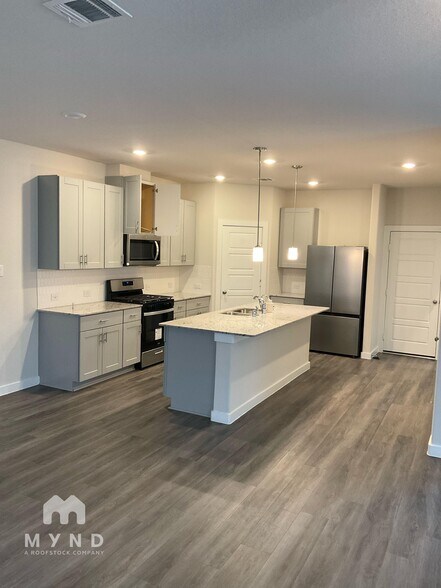 Primary Photo - 14750 Slow River Ave