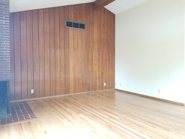 Building Photo - Cedar Hills Home on Large Lot with Fenced Backyard!!!