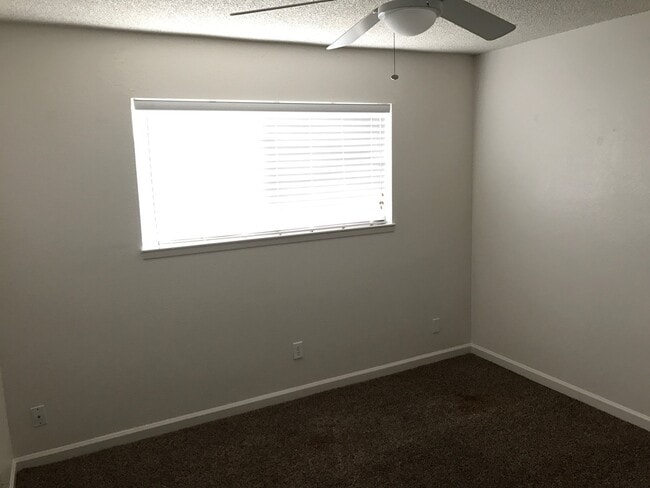 Building Photo - 1908 S Pride St