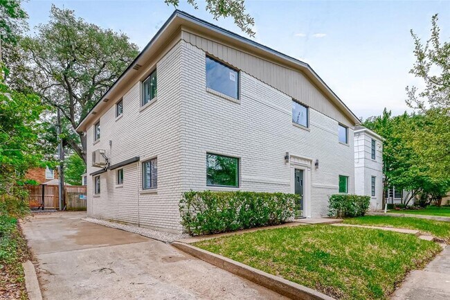 Building Photo - 1747 Wroxton Ct