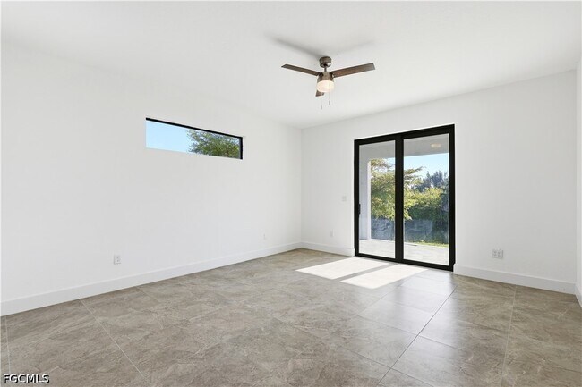 Building Photo - 1119 NW 28th Pl