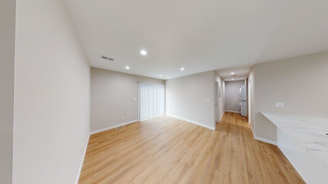 Building Photo - Newer Build 4BD/2BA!