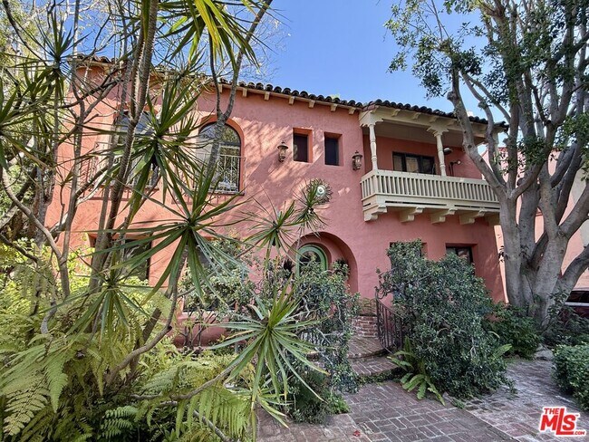 Building Photo - 840 Huntley Dr