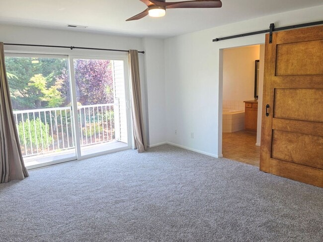 Building Photo - Gorgeous 4 Bedroom Lake Stevens Home in Cr...