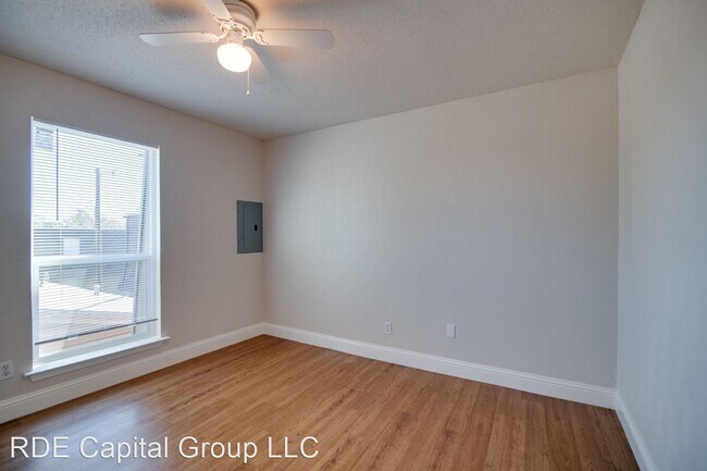 Building Photo - 304 E Mitchell St