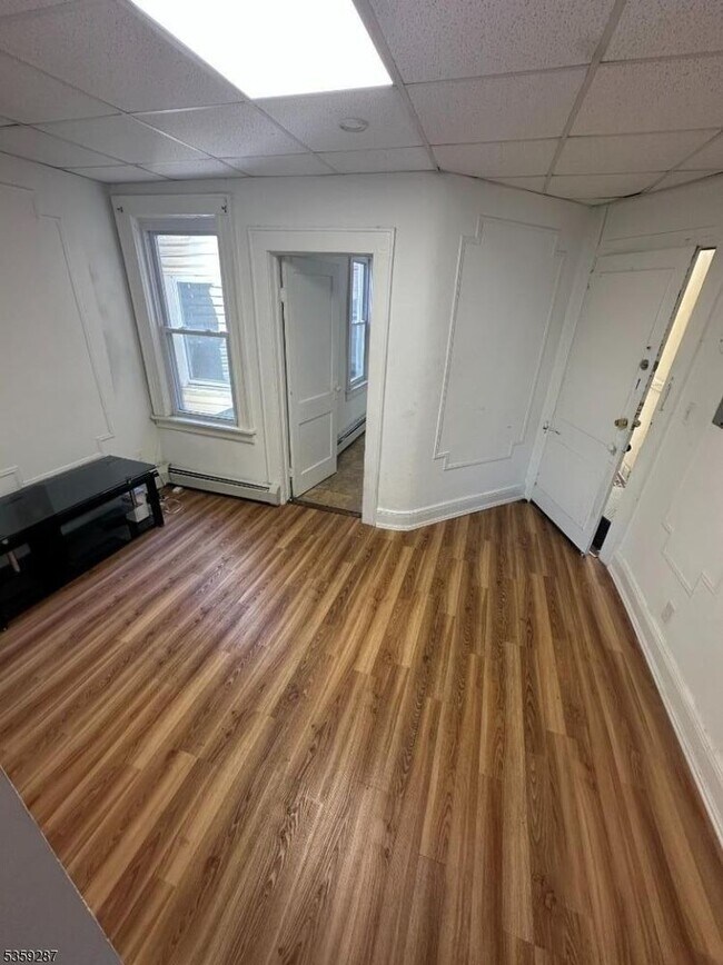 Building Photo - 1153 Main Ave