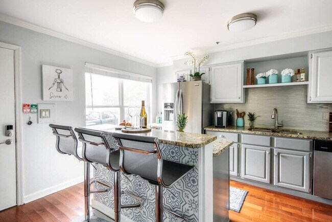 Building Photo - 125 Lea Ave