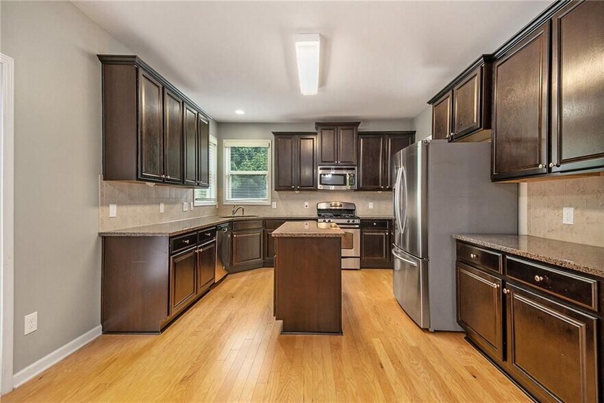 Building Photo - 1545 Shiloh Manor Ct