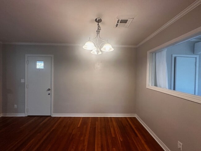 Building Photo - 2113 Hagan Dr