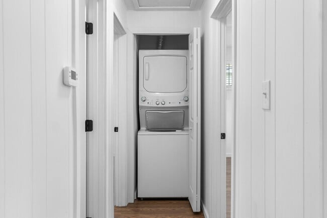 Building Photo - 6220 W Ohio Ave