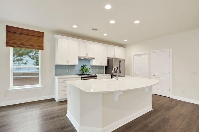 Building Photo - Waterways