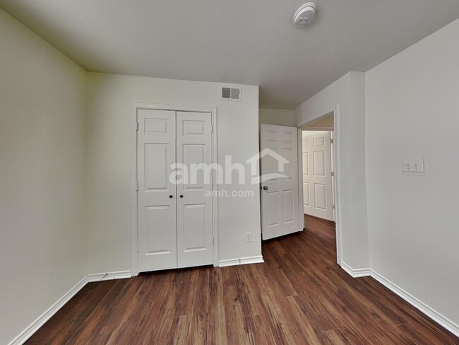 Building Photo - 1204 Buehler Ct