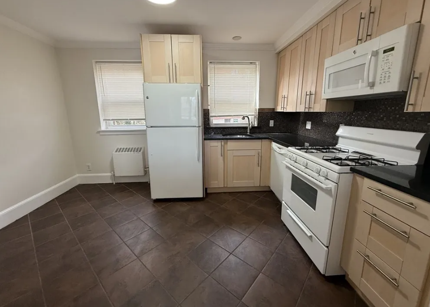 Building Photo - 491 Arborway