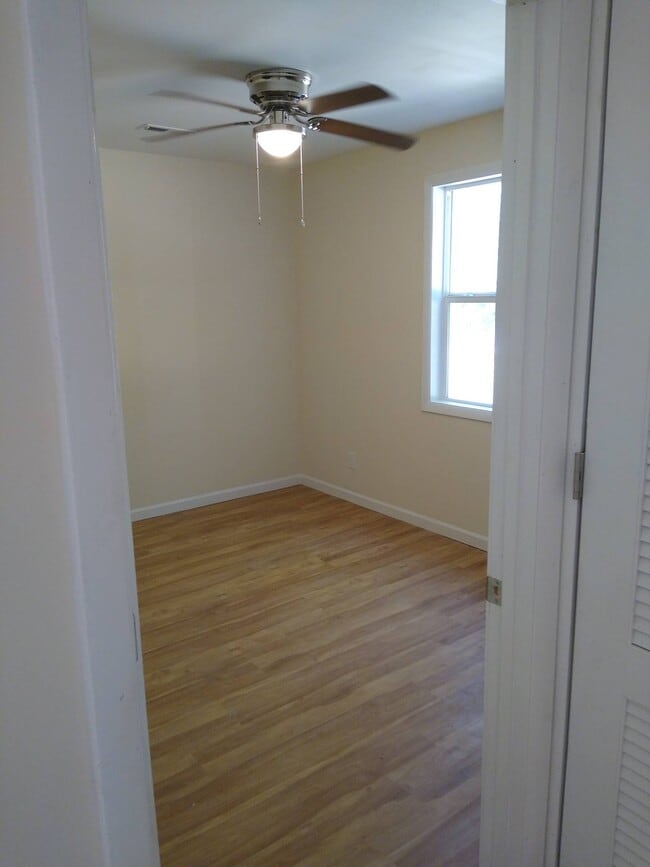Building Photo - 1208 N Granard St