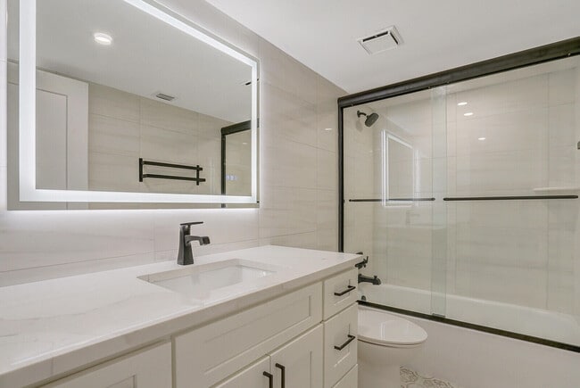 Building Photo - 1605 S US Hwy 1