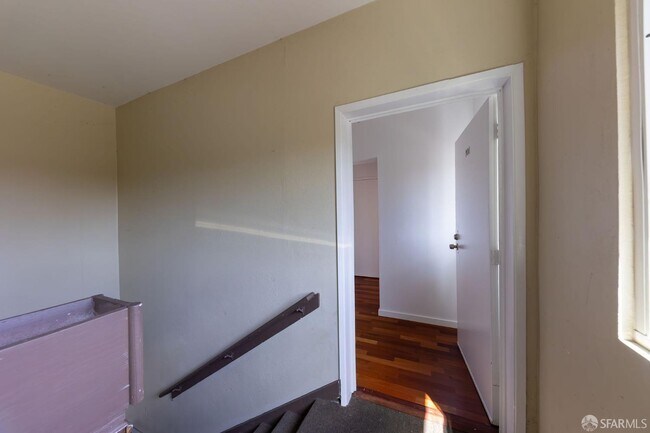 Building Photo - 906 40th St