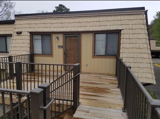 Building Photo - Condo - furnished private bedroom with shared bathroom