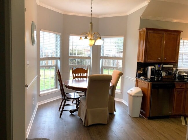 Building Photo - Northgate Village Home.
