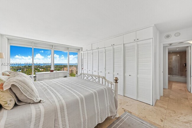 Building Photo - 881 Ocean Dr
