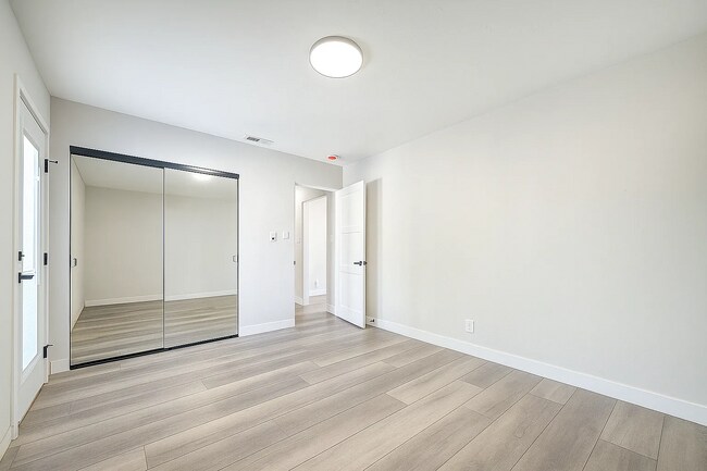 Building Photo - 197 Twin Oaks Cir