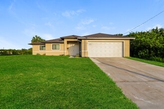 Building Photo - 520 Kilgour Ave S