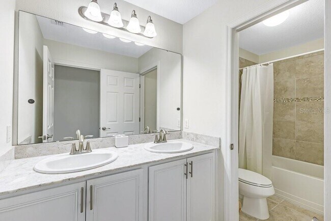 Building Photo - 3802 Carrick Bend Dr