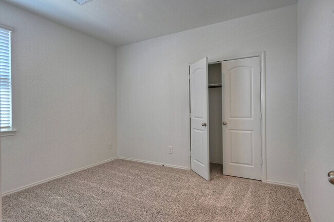 Building Photo - 31603 Zoe Pt
