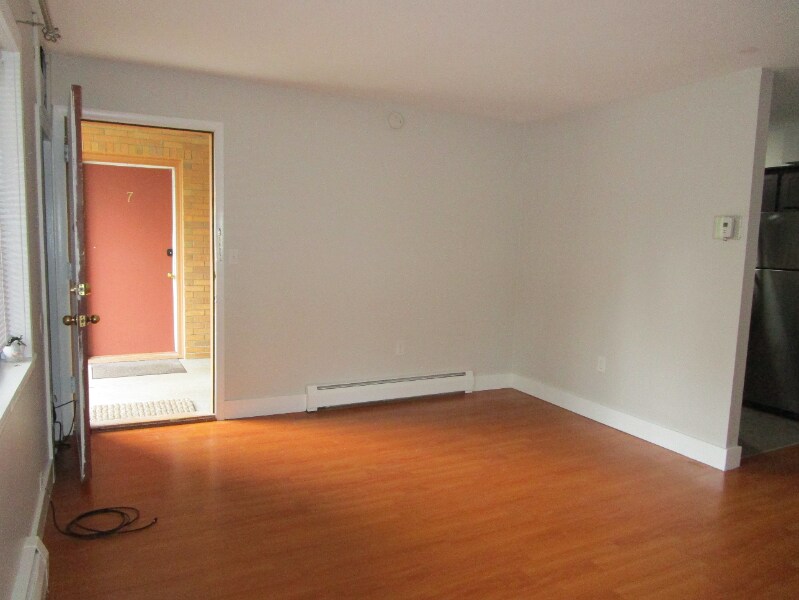 Building Photo - 23 College Ave SE