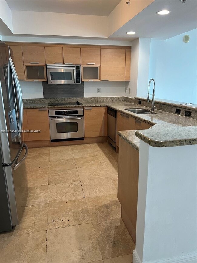 Building Photo - 14951 Royal Oaks Ln