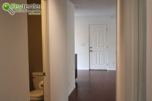 Building Photo - 6010 San Juan Ave