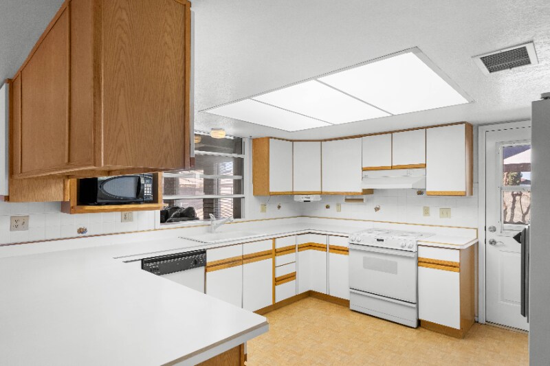 Building Photo - 1349 Cholla Cir