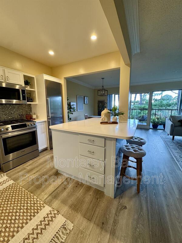 Building Photo - 31 Del Mesa Carmel