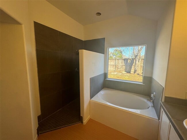 Building Photo - 19322 Pinewood Bluff Ln