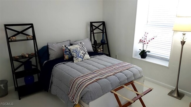 Building Photo - 140 Estrellita Dr