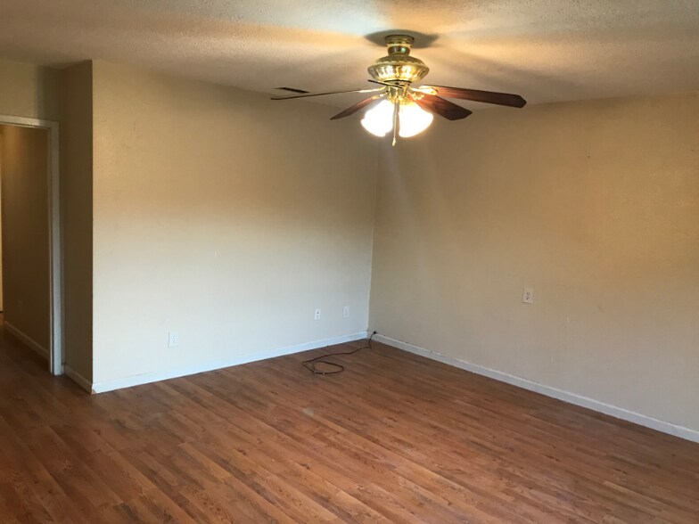 Building Photo - 3605 Eagle Pass Rd