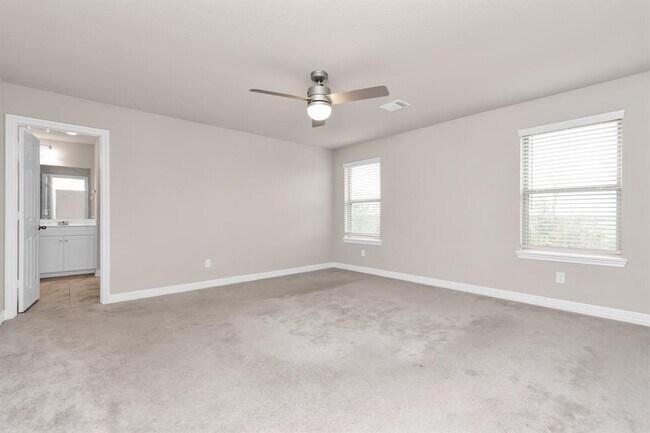 Building Photo - 1517 Portola Dr