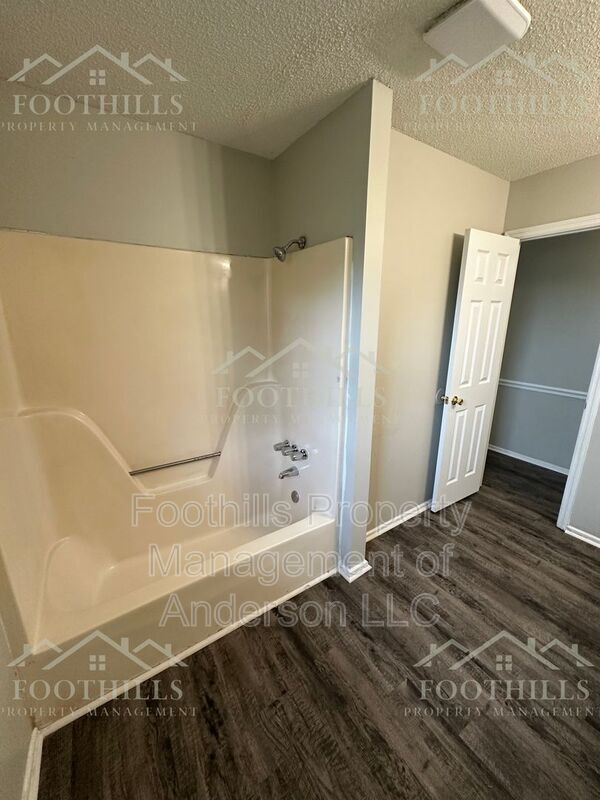 Building Photo - 122 Smith Dr