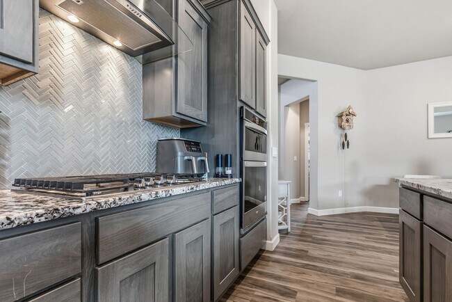 Building Photo - Pristine Four Bedroom 2 Bath home in Mesa Village