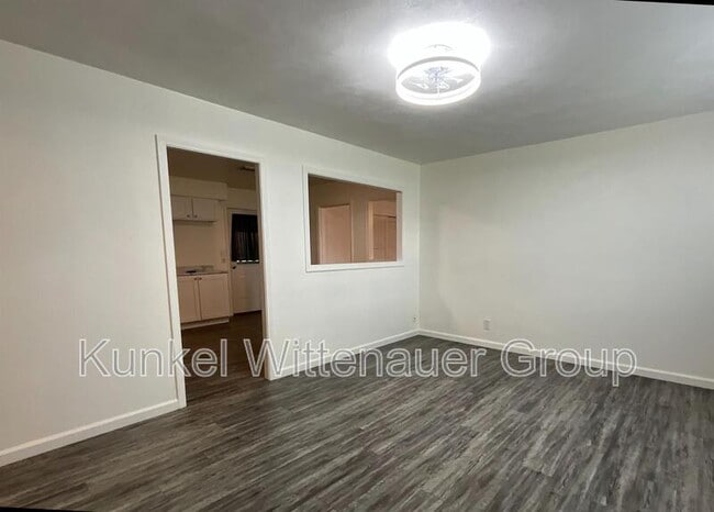 Building Photo - 516 Joy Dr