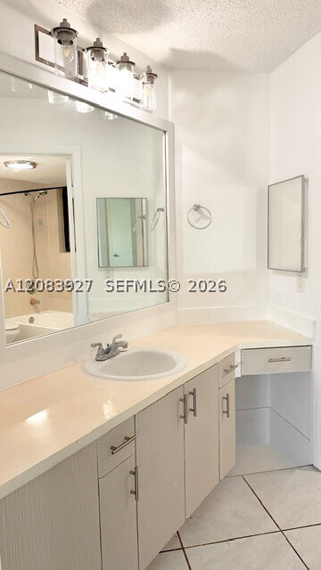 Building Photo - 15545 Miami Lakeway N