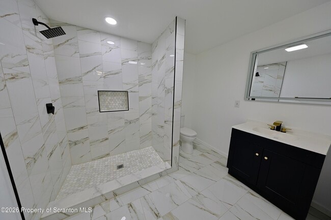 Building Photo - 318 W Main St