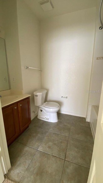 Building Photo - 2532 Grand Central Pkwy