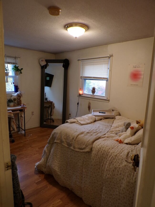 Building Photo - 6 Cassidy Ln