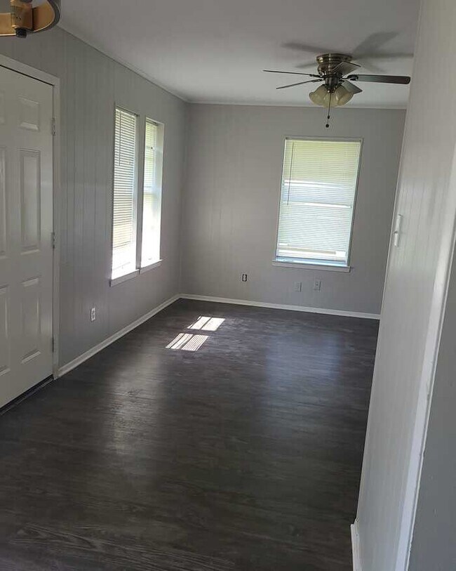 Cozy 2 bedroom home in Sanger 104 S 3rd St Sanger TX 76266 Apartment Finder