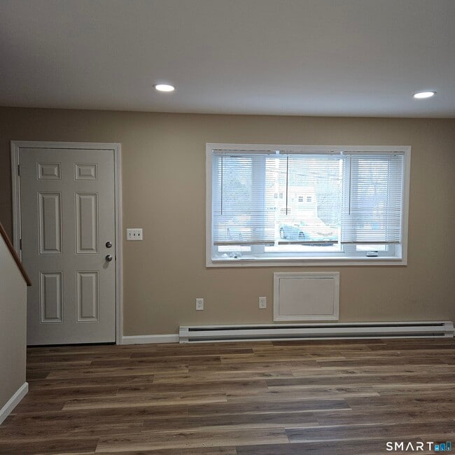 Building Photo - 373 Wolcott St